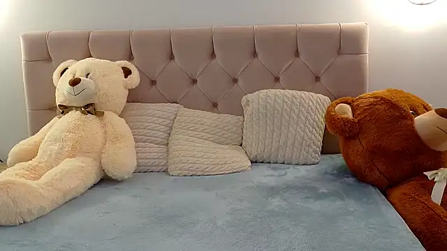 Lilliana Moon online show from 04-15-26, 08:21