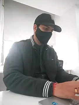 Snapshot of NikaYeptho chatting on 12-17-25, 05:02 NikaYeptho online show from 12-17-25, 05:02