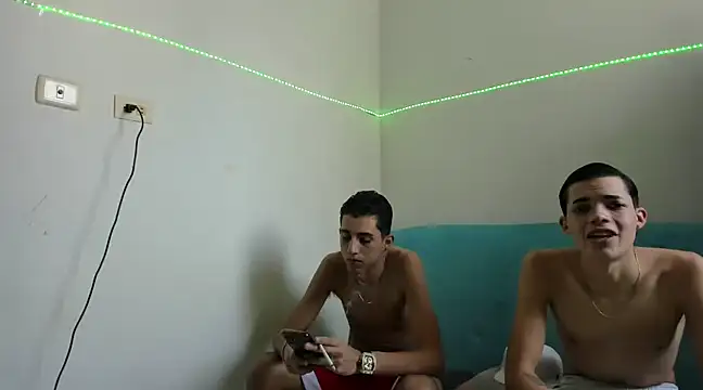 Latinos 2001 online show from 02-16-25, 07:16