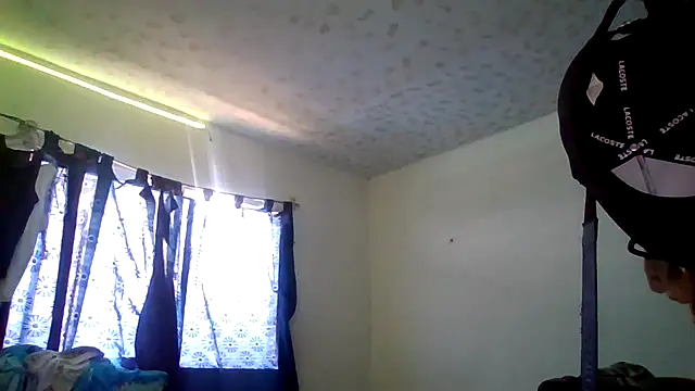 Snapshot of Sm1thXx chatting on 02-15-25, 06:01 Sm1thXx online show from 02-15-25, 06:01