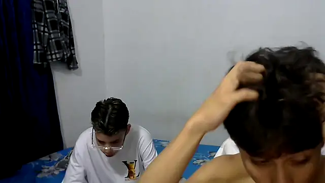 Snapshot of Sm1thXx chatting on 02-20-25, 04:18 Sm1thXx online show from 02-20-25, 04:18