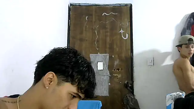 Snapshot of Sm1thXx chatting on 02-26-25, 04:03 Sm1thXx online show from 02-26-25, 04:03