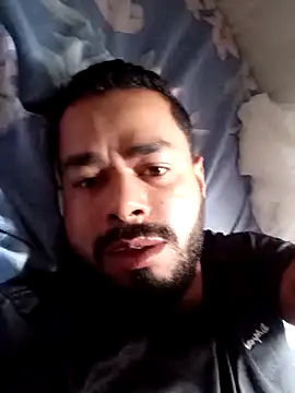 Snapshot of Moreno331391 chatting on 10-17-25, 03:58 Moreno331391 online show from 10-17-25, 03:58