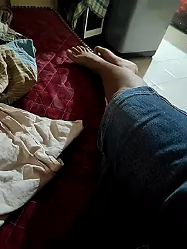 Snapshot of Mumbaigirl17 chatting on 02-05-25, 03:20 Mumbaigirl17 online show from 02-05-25, 03:20