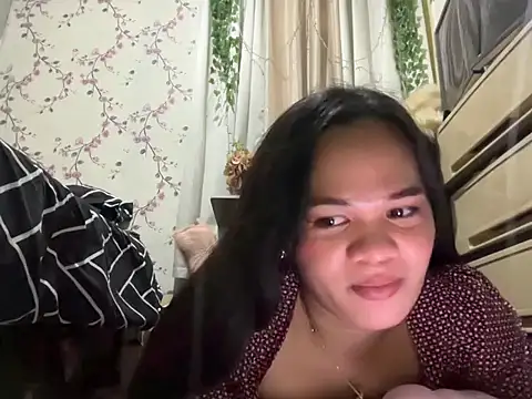 SophiaCourthaway online show from 10-09-25, 10:52