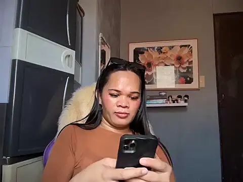 Snapshot of SophiaCourthaway chatting on 05-15-26, 02:18 SophiaCourthaway online show from 05-15-26, 02:18