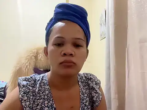 Snapshot of SophiaCourthaway chatting on 06-12-26, 01:37 SophiaCourthaway online show from 06-12-26, 01:37