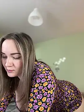 Snapshot of Kiss_My_Body chatting on 02-14-25, 05:25 Kiss My Body online show from 02-14-25, 05:25