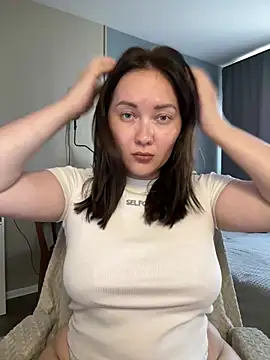 Kiss My Body online show from 07-31-26, 12:15