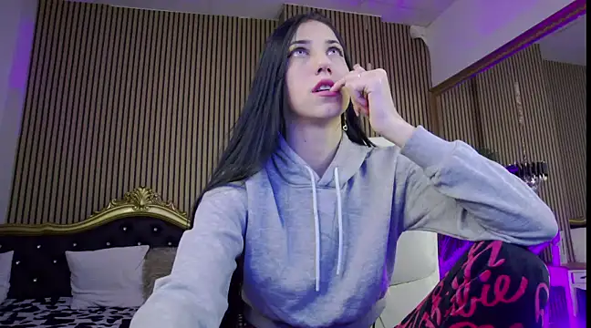 Snapshot of KeylaBlair chatting on 01-30-25, 03:40 KeylaBlair online show from 01-30-25, 03:40