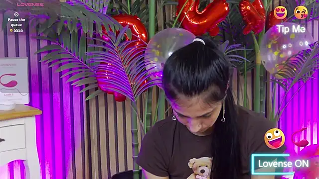 Snapshot of KeylaBlair chatting on 02-05-25, 07:20 KeylaBlair online show from 02-05-25, 07:20