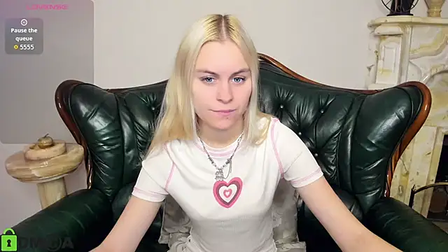 HillEva online show from 10-25-25, 07:05