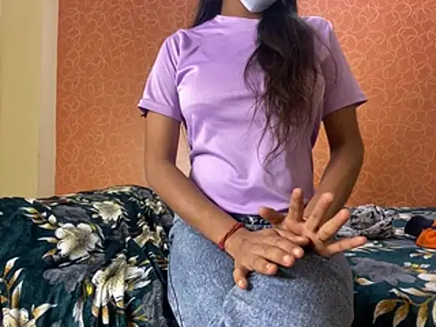 Snapshot of Sandhya_lovely chatting on 01-15-25, 09:35 Sandhya lovely online show from 01-15-25, 09:35