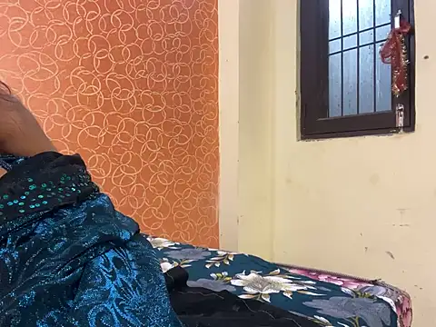 Snapshot of Sandhya_lovely chatting on 02-02-25, 08:35 Sandhya lovely online show from 02-02-25, 08:35