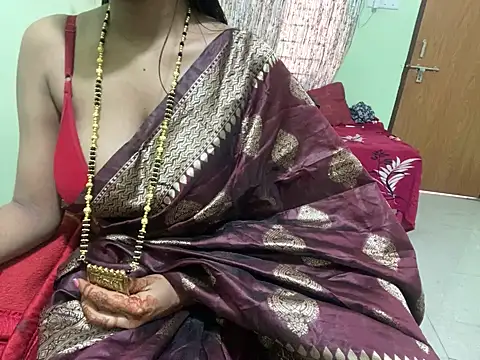 Snapshot of Sandhya_lovely chatting on 02-18-26, 08:10 Sandhya lovely online show from 02-18-26, 08:10