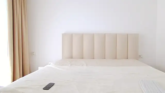 Saradiamond1 online show from 03-23-25, 08:48