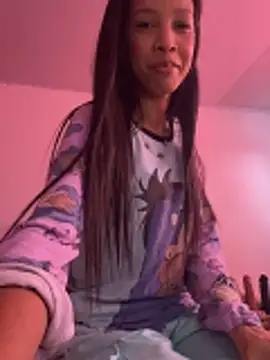 Snapshot of Keyler_True18 chatting on 05-17-26, 02:13 Keyler True18 online show from 05-17-26, 02:13