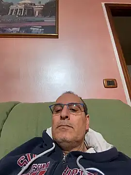 Snapshot of sempreilmio2 chatting on 01-24-25, 06:04 sempreilmio2 online show from 01-24-25, 06:04