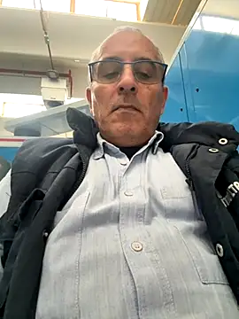 Snapshot of sempreilmio2 chatting on 10-08-25, 10:35 sempreilmio2 online show from 10-08-25, 10:35