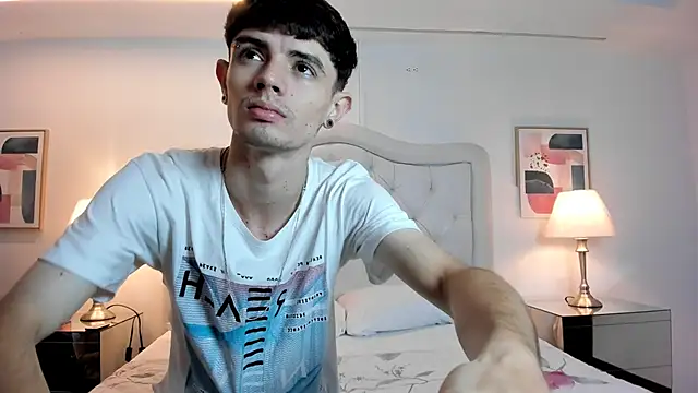 Snapshot of connor_and_angel chatting on 03-06-25, 07:32 connor and angel online show from 03-06-25, 07:32