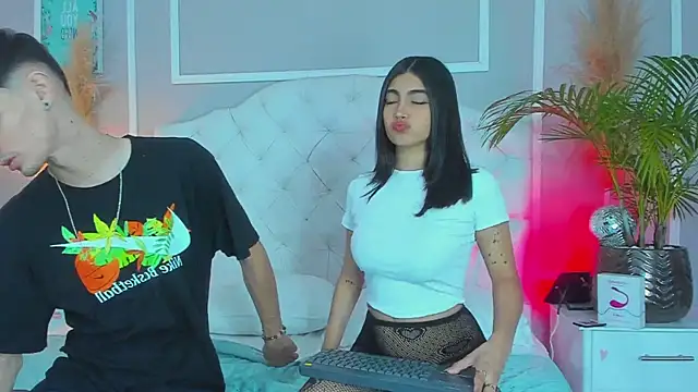 Snapshot of connor_and_angel chatting on 03-22-25, 01:19 connor and angel online show from 03-22-25, 01:19