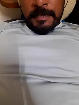 Snapshot of Chennaibull15 chatting on 02-05-25, 06:15 Chennaibull15 online show from 02-05-25, 06:15