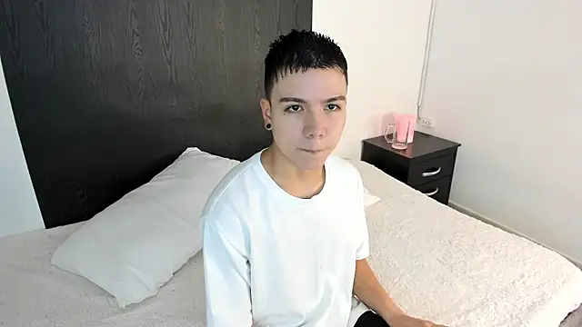 alanblack1 online show from 02-06-25, 01:10