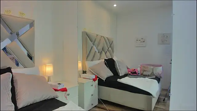 raquell moore online show from 12-03-25, 11:41