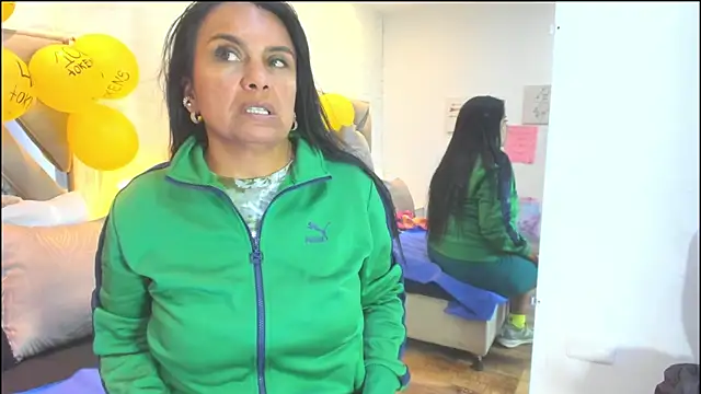 raquell moore online show from 12-20-25, 04:25