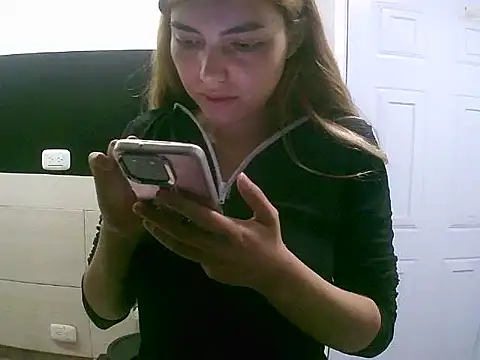 VittoriaTaylor online show from 11-10-25, 01:59