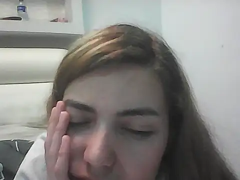 VittoriaTaylor online show from 11-27-25, 03:08