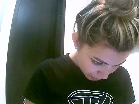 VittoriaTaylor online show from 04-03-26, 09:57