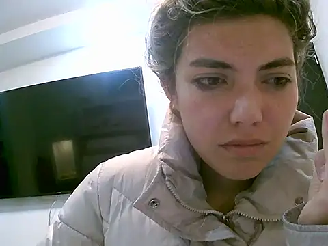 VittoriaTaylor online show from 04-17-26, 04:54