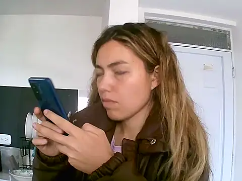 VittoriaTaylor online show from 04-18-26, 06:34