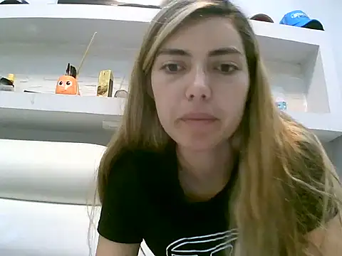VittoriaTaylor online show from 05-02-26, 01:43