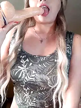 Snapshot of monicavictoria1301 chatting on 11-16-25, 10:15 monicavictoria1301 online show from 11-16-25, 10:15