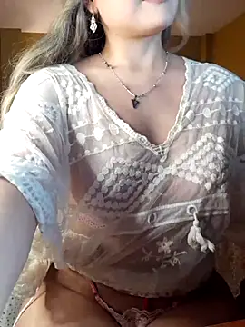 Snapshot of monicavictoria1301 chatting on 11-17-25, 11:21 monicavictoria1301 online show from 11-17-25, 11:21