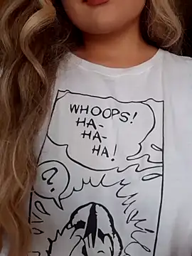 Snapshot of monicavictoria1301 chatting on 11-21-25, 07:45 monicavictoria1301 online show from 11-21-25, 07:45