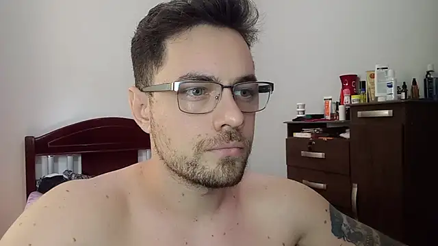 Dyllan   online show from 06-08-26, 03:01