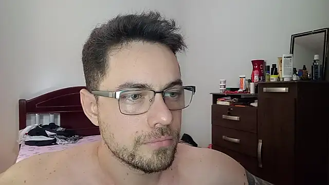 Dyllan   online show from 06-09-26, 03:23