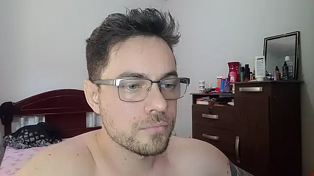 Dyllan   online show from 06-12-26, 02:16