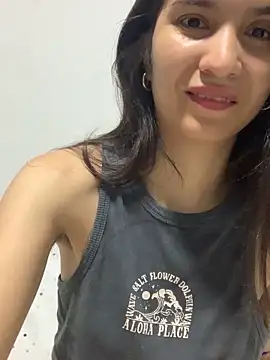 Bella still online show from 11-21-25, 01:21