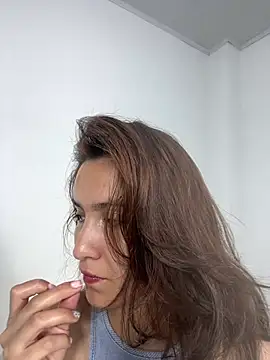 Snapshot of Bella_still chatting on 07-05-26, 02:35 Bella still online show from 07-05-26, 02:35