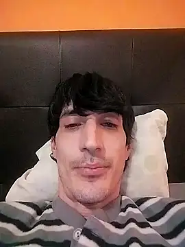 Snapshot of moutt99 chatting on 01-16-25, 05:23 moutt99 online show from 01-16-25, 05:23