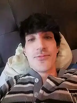 Snapshot of moutt99 chatting on 01-23-25, 11:48 moutt99 online show from 01-23-25, 11:48