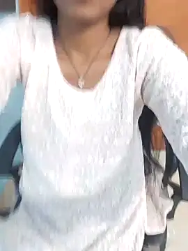 Snapshot of Divya-2007 chatting on 02-01-25, 06:21 Divya-2007 online show from 02-01-25, 06:21