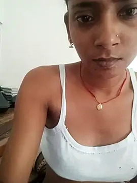 Snapshot of Divya-2007 chatting on 09-29-25, 01:55 Divya-2007 online show from 09-29-25, 01:55