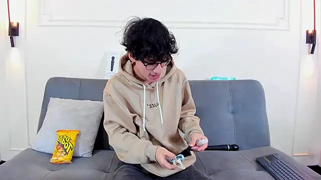 Snapshot of Cum_hunters chatting on 02-01-26, 03:16 Cum hunters online show from 02-01-26, 03:16