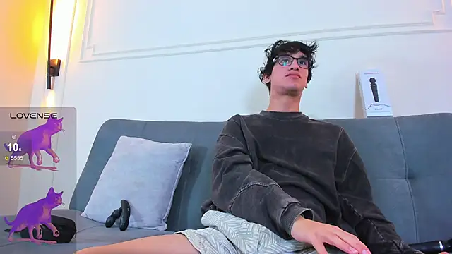 Snapshot of Cum_hunters chatting on 02-08-26, 03:21 Cum hunters online show from 02-08-26, 03:21