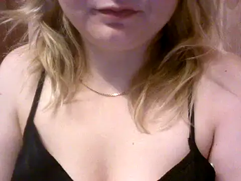 Snapshot of Allie_Janet chatting on 01-17-25, 01:36 Allie Janet online show from 01-17-25, 01:36